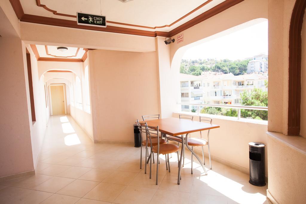 Yalcinkaya Apart Hotel Çeşme Exteriör bild