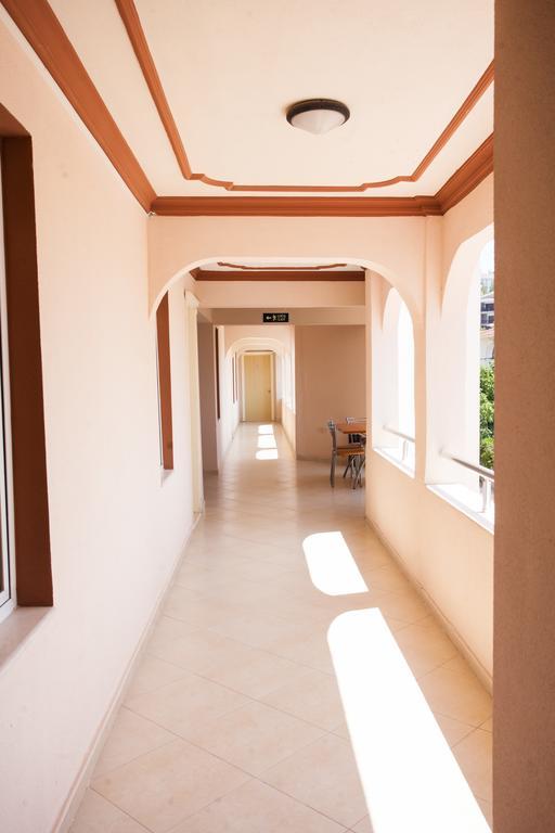 Yalcinkaya Apart Hotel Çeşme Exteriör bild