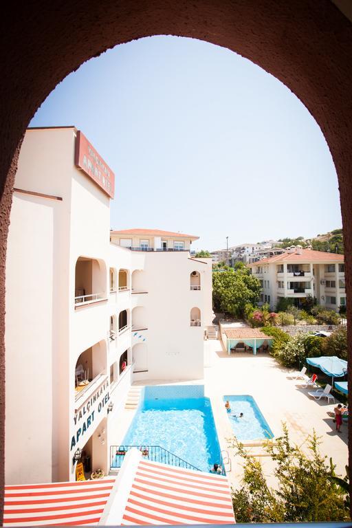 Yalcinkaya Apart Hotel Çeşme Exteriör bild